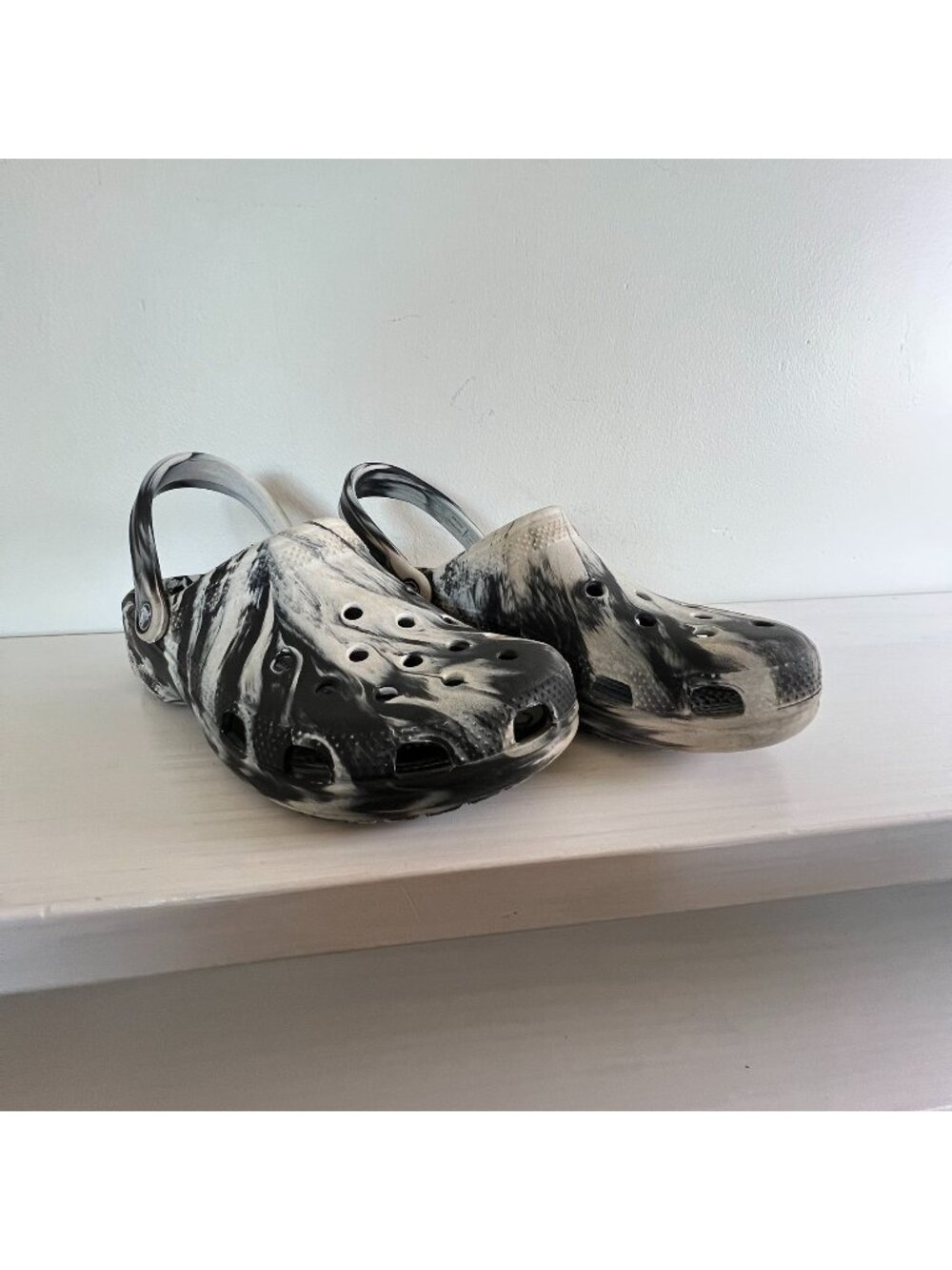 Crocs Classic Marbled Clogs Black White Swirl Slip On Shoes Mens 11 Womens 13